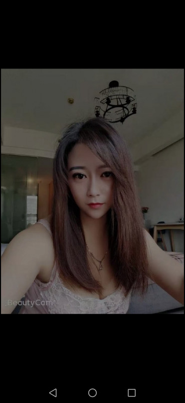 大奶小姐姐